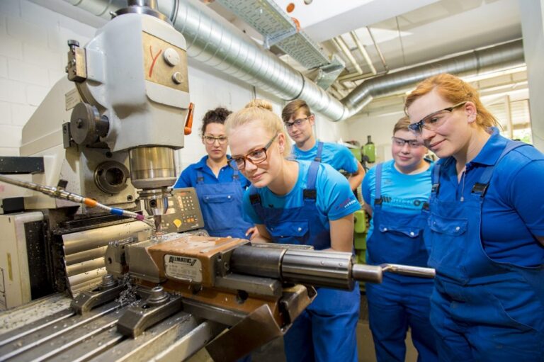 Ausbildung: Immer mehr Mädchen!